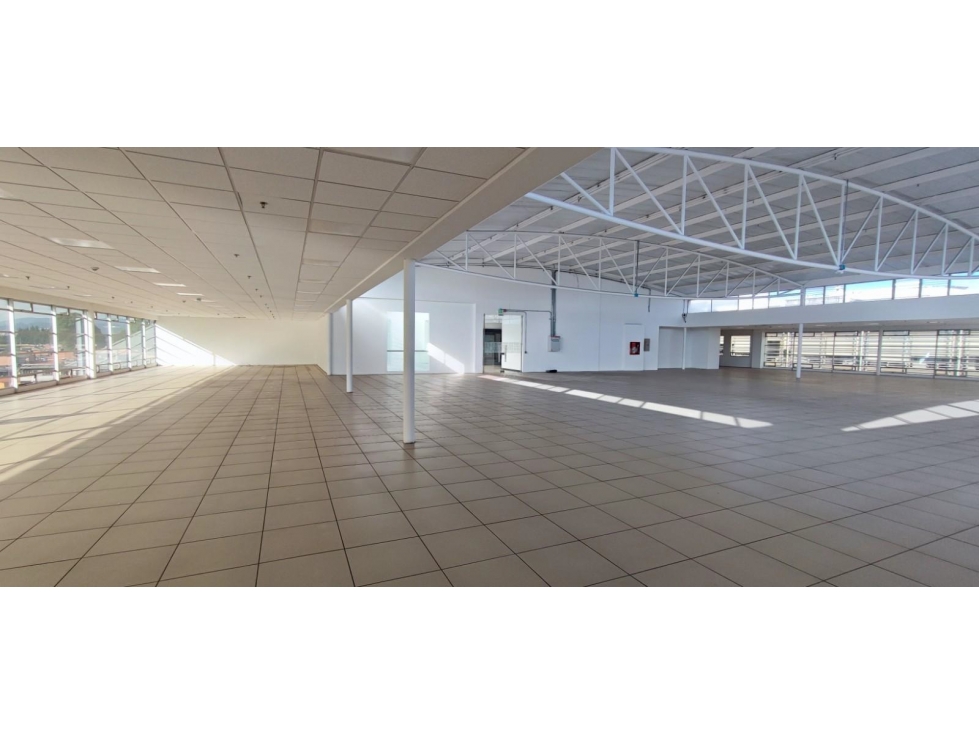 OFICINA EN ARRIENDO, SECTOR AV. EL DORADO, ZONA EMPRESARIAL — foto 3