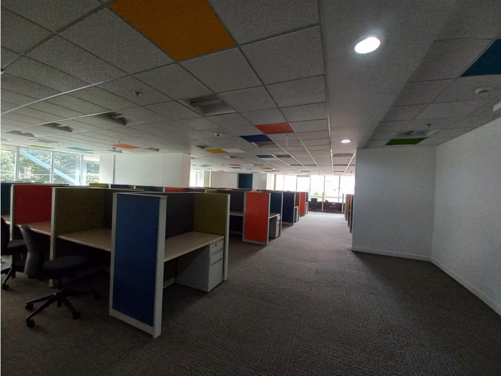 EDIFICIO EN ARRIENDO, CALLE 127 USAQUEN - 5