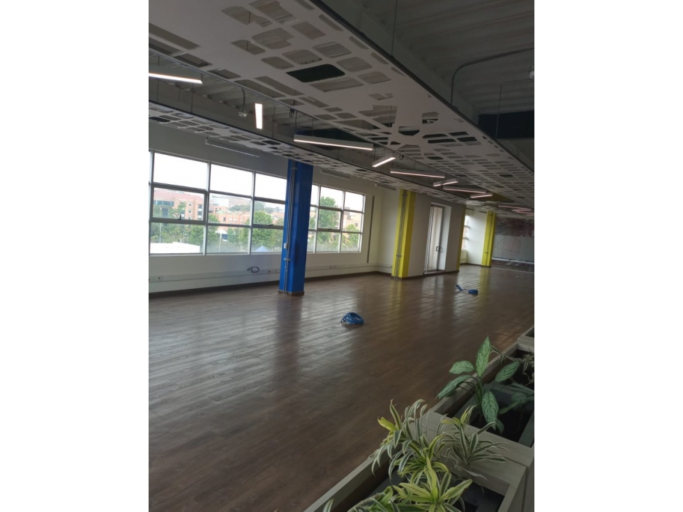 OFICINA EN ARRIENDO, CHICO NAVARRA, SECTOR FINANCIERO Y COMERCIAL — foto 2