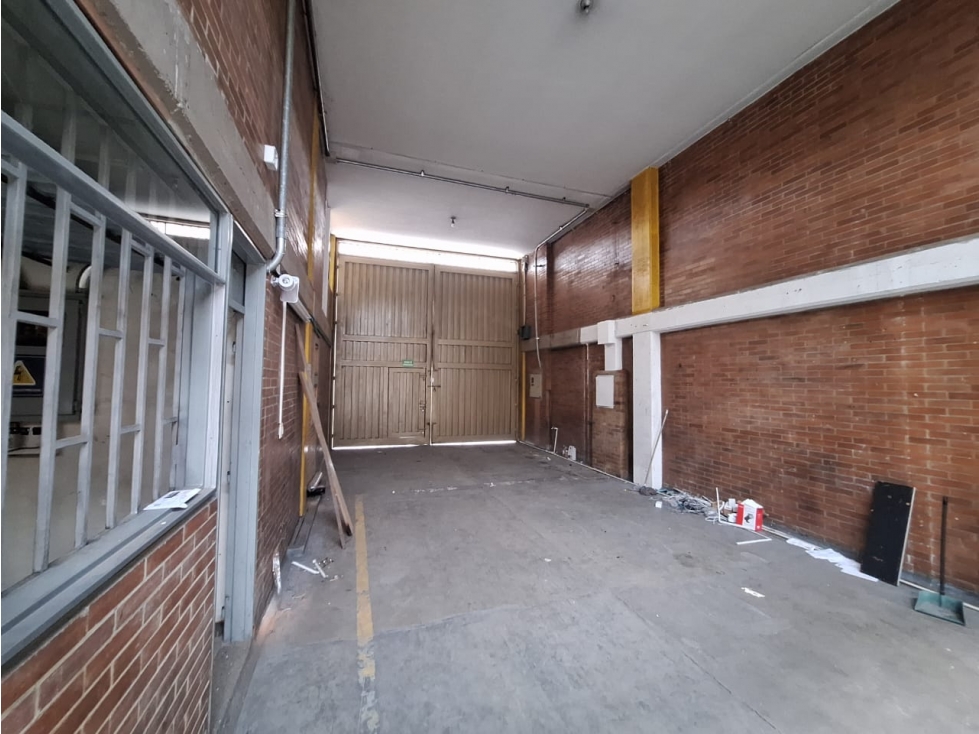 BODEGA EN VENTA, SECTOR CHAPINERO - 3