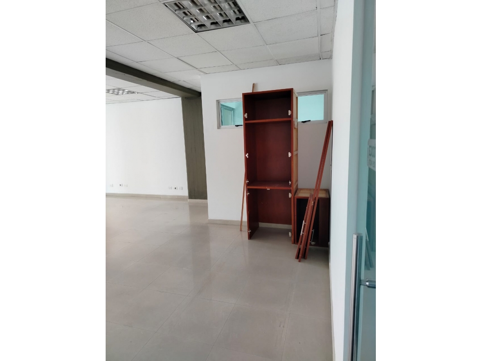 OFICINA 100 M2 EN ARRIENDO - SECTOR EL LAGO — foto 3