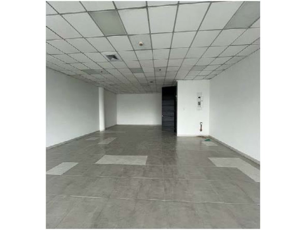 OFICINA DE 592 M2 EN ARRIENDO, CHICO NORTE — foto 3