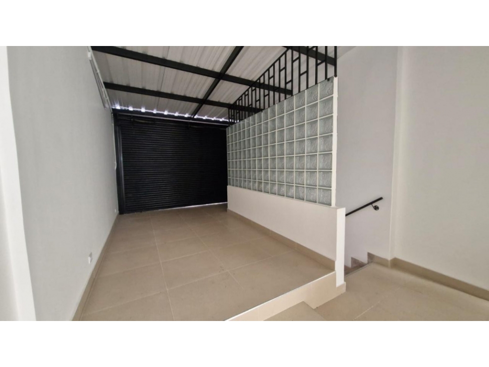 LOCAL EN ARRIENDO, CIUDAD MONTES — foto 3
