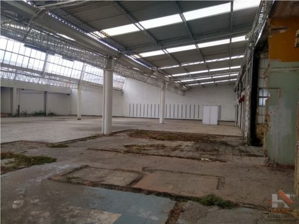 BODEGA INDUSTRIAL EN ARRIENDO PUENTE ARANDA — foto 2