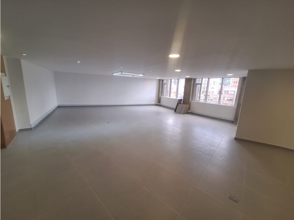 OFICINA EN VENTA, SECTOR QUINTA CAMACHO — foto 4