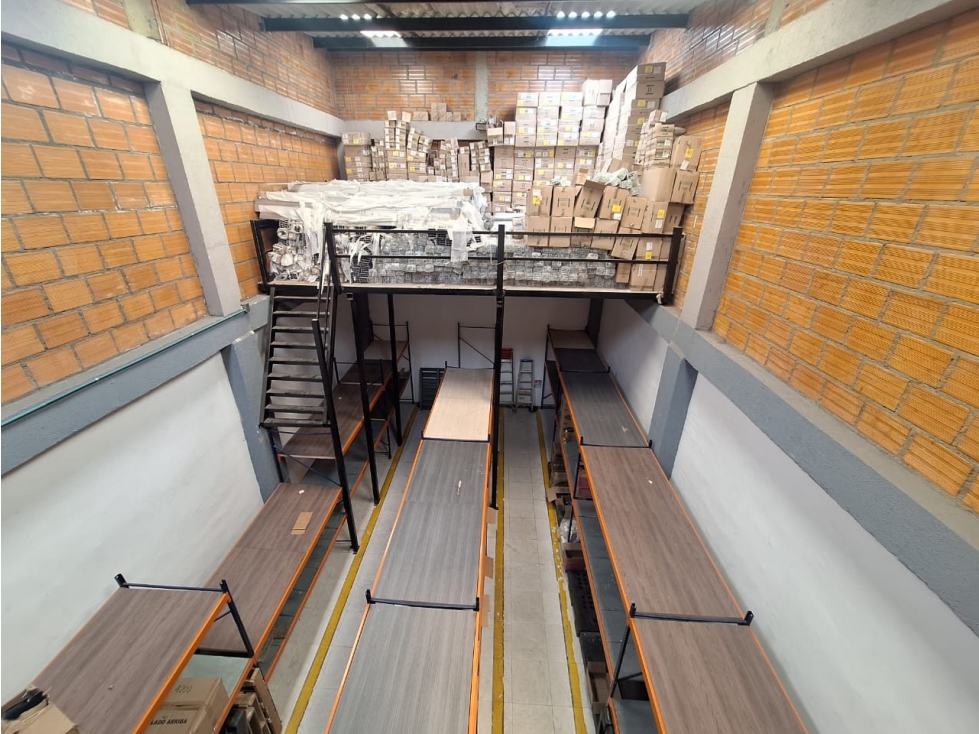 BODEGA EN VENTA SECTOR LA FLORIDA ENGATIVÁ — foto 2