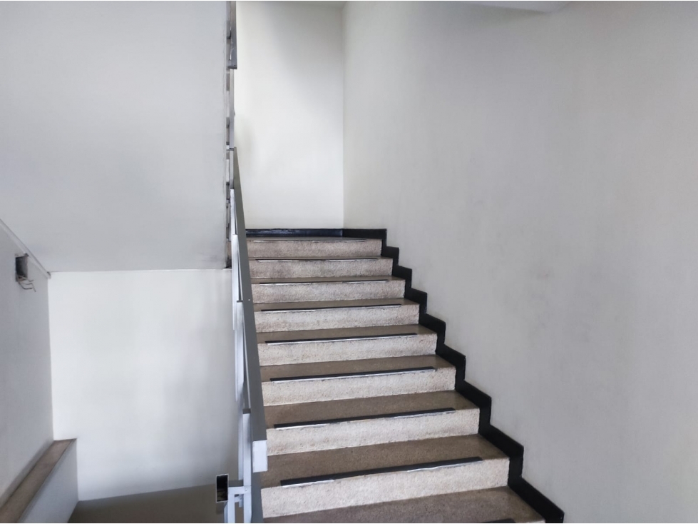 EDIFICIO DE OFICINAS EN ARRIENDO, SECTOR MONTEVIDEO - 6