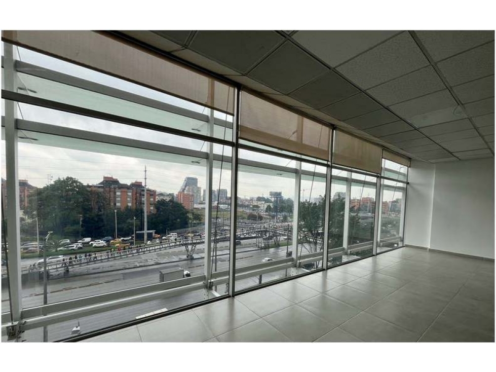 OFICINA DE 592 M2 EN ARRIENDO, CHICO NORTE — foto 4