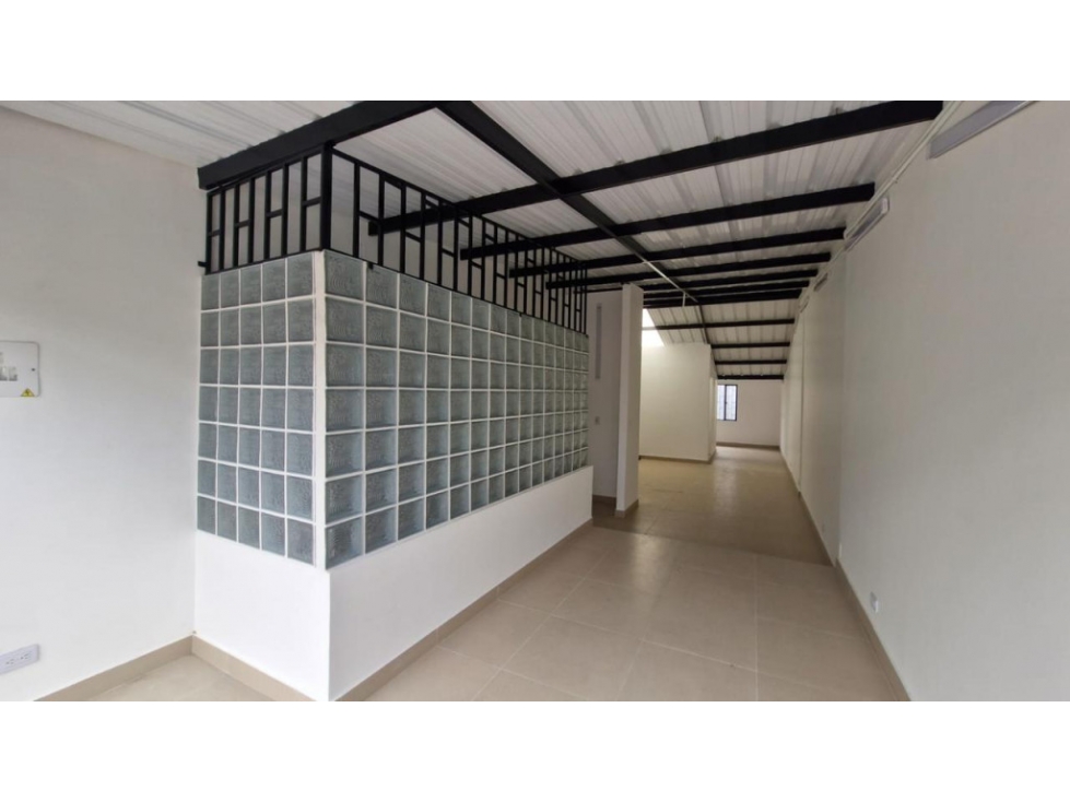LOCAL EN ARRIENDO, CIUDAD MONTES — foto 5
