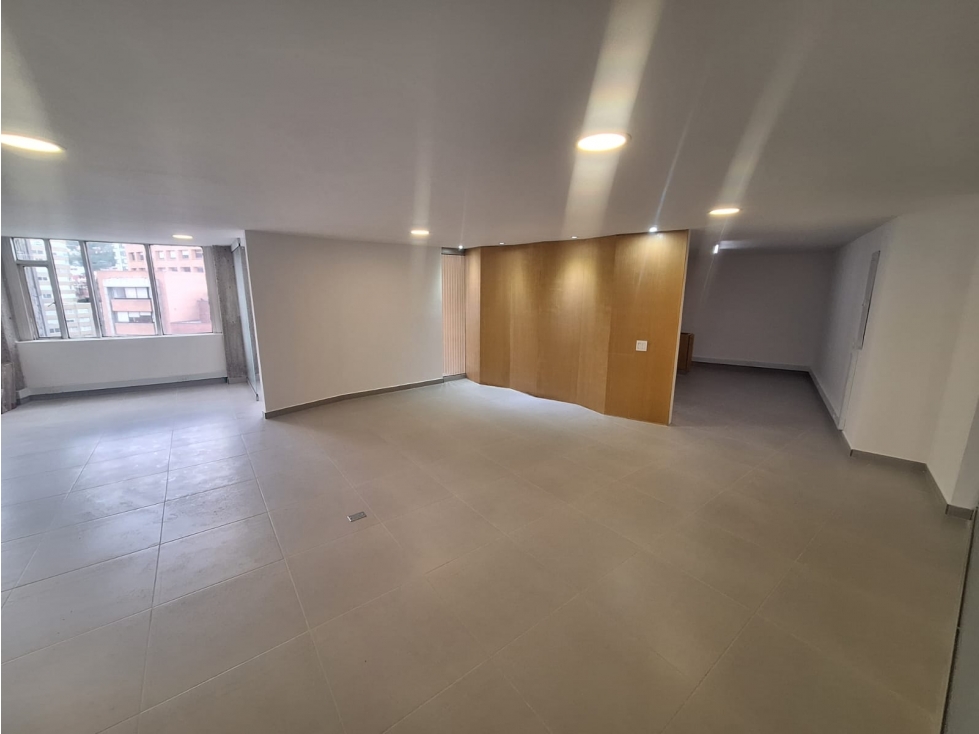 OFICINA EN VENTA, SECTOR QUINTA CAMACHO