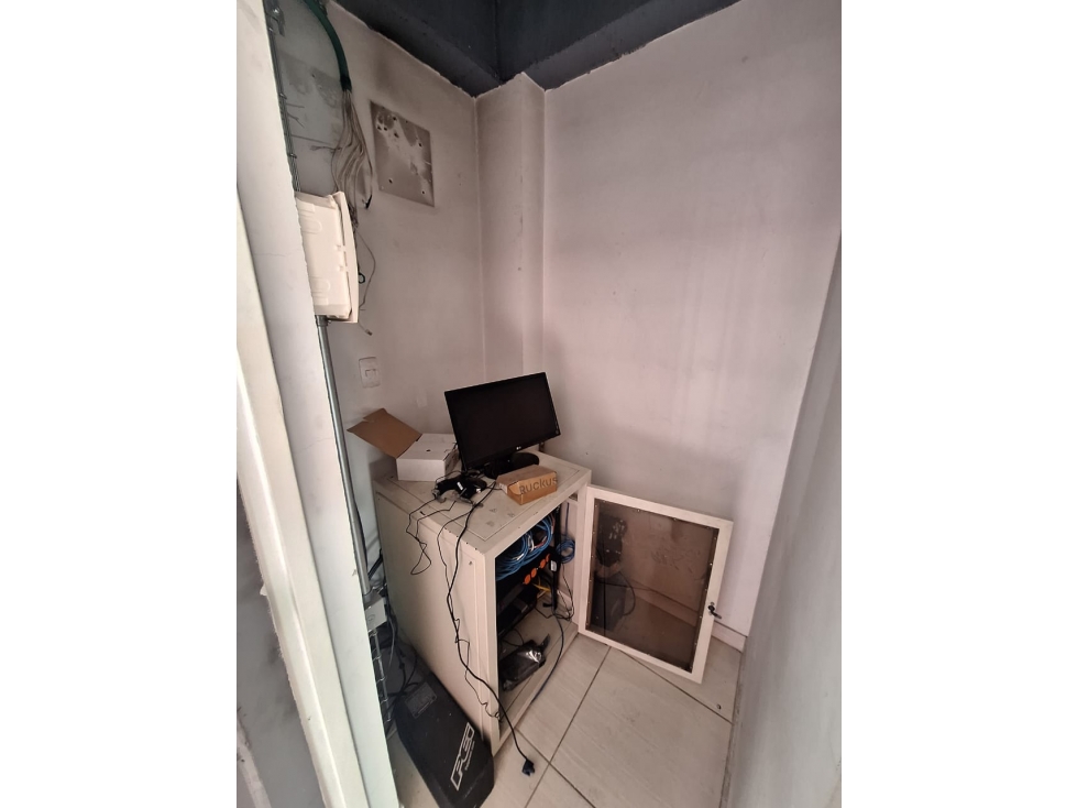 BODEGA EN VENTA SECTOR LA FLORIDA ENGATIVÁ — foto 4