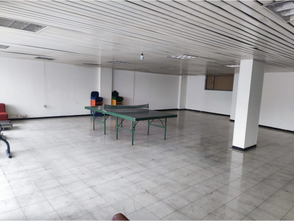 EDIFICIO DE OFICINAS EN ARRIENDO, SECTOR MONTEVIDEO - 1