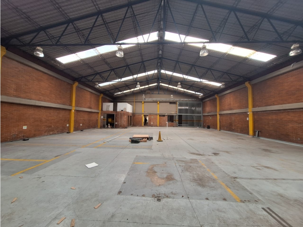 BODEGA EN VENTA, SECTOR CHAPINERO - 2