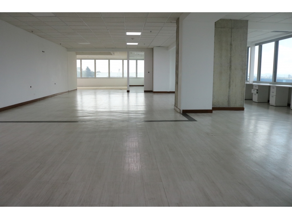 OFICINA DE 410 M2 EN ARRIENDO SOBRE AV. EL DORADO