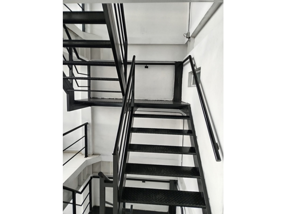 EDIFICIO NUEVO EN ARRIENDO, AUTOPISTA NORTE, TOBERIN - 3