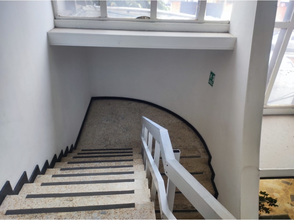EDIFICIO DE OFICINAS EN ARRIENDO, SECTOR MONTEVIDEO - 4