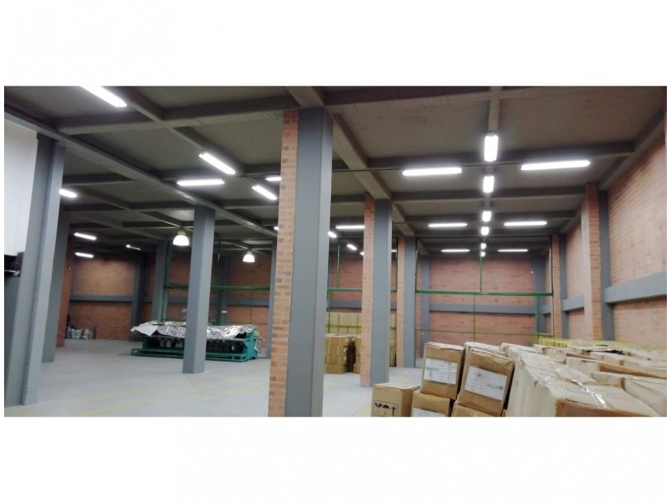 EDIFICIO BODEGA DE 3.565 M2 EN VENTA, SECTOR PUENTE ARANDA