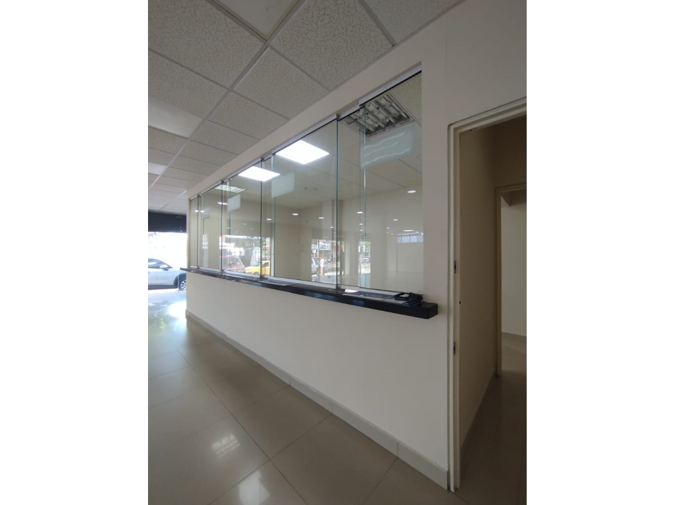EXCELENTE OPORTUNIDAD DE LOCAL COMERCIAL EN ARRIENDO, VILLAVICENCIO - 4