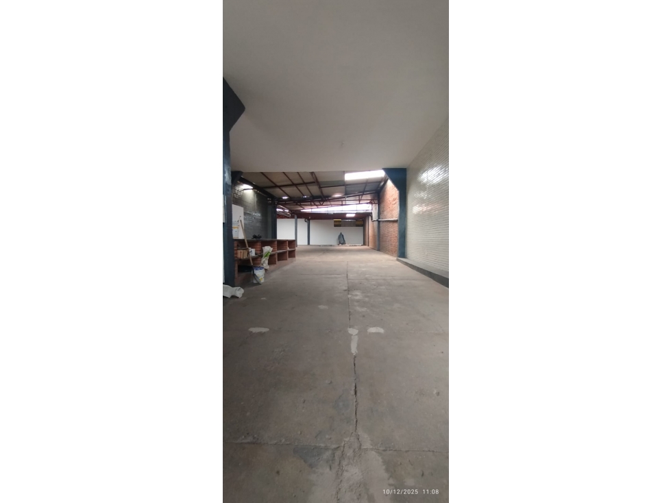 BODEGA INDUSTRIAL Y COMERCIAL EN ARRIENDO - VILLAVICENCIO - 1
