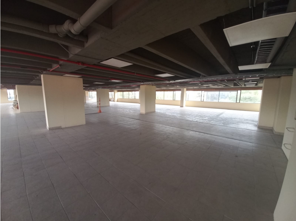 OFICINA 1300 M2 EN ARRIENDO, AV. EL DORADO, BOGOTA — foto 2