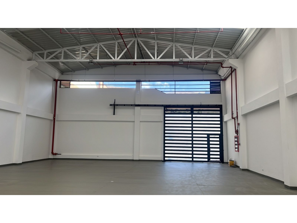 ARRIENDO BODEGA, EXCELENTE UBICACION EN TUNJA, BOYACA - 3