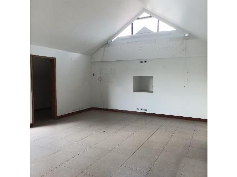 EDIFICIO EN VENTA, SECTOR RINCON DEL CHICO, EXCELENTE UBICACION — foto 4