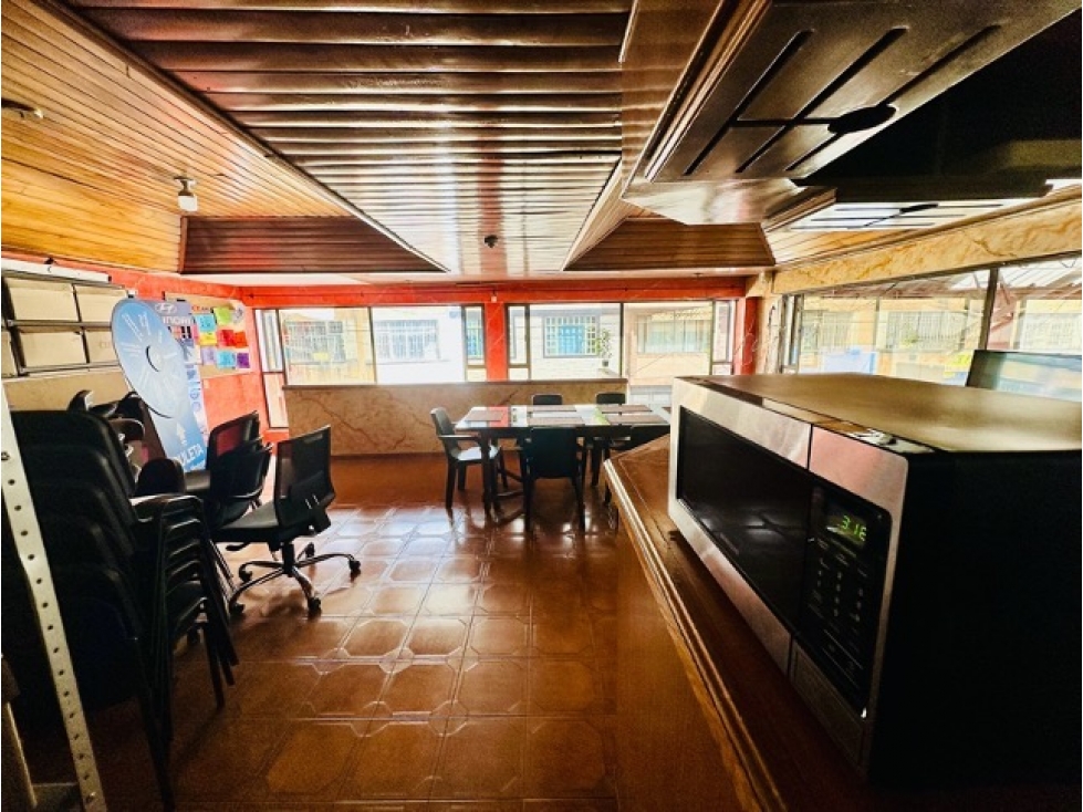 LOCAL VITRINA EN VENTA, EXCELENTE UBICACION EN LOS MARTIRES — foto 4