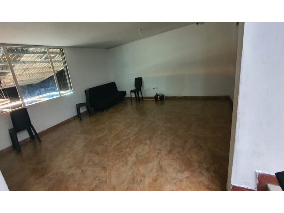 CASA CON BODEGA EN VENTA, SECTOR LA RELIQUIA — foto 4