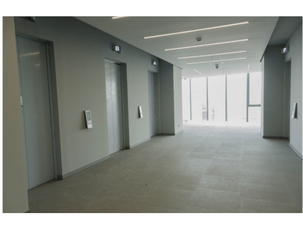 Oficina en arriendo 478 m² con — foto 3