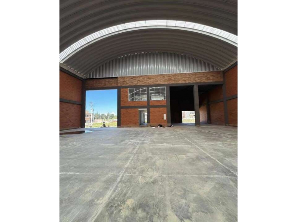 VENTA !! ARRIENDO BODEGA EN MADRID - 1454m2 - 4