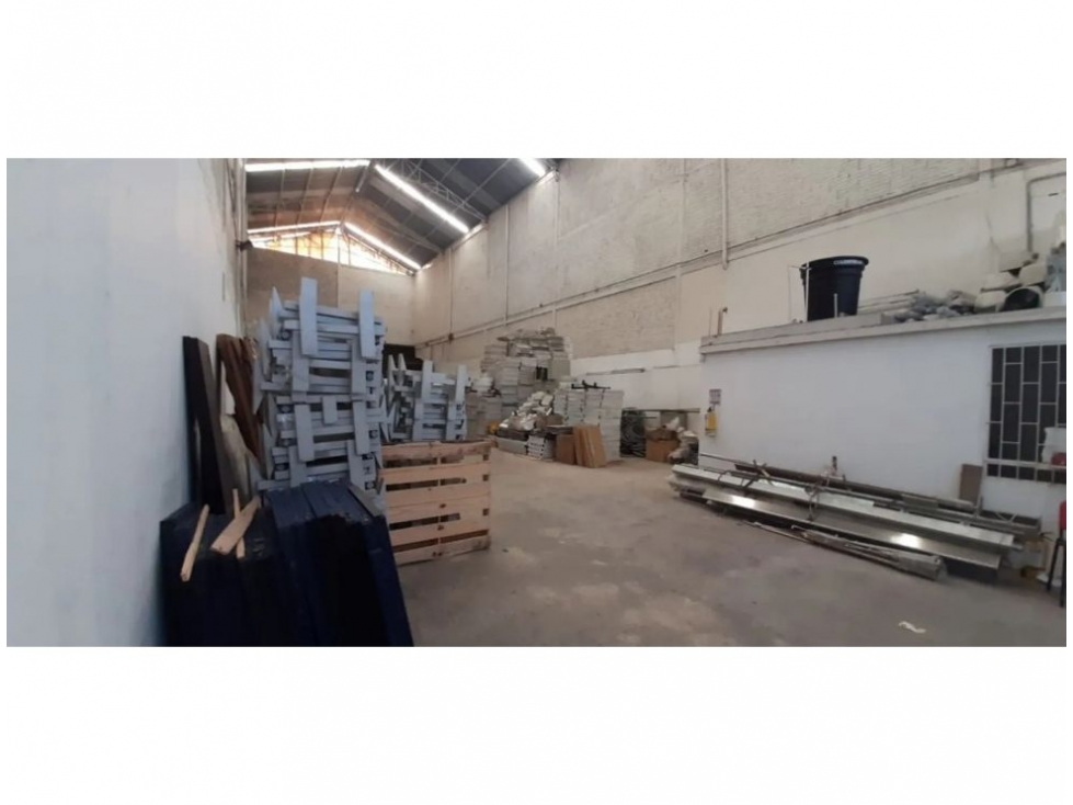 BODEGA EN VENTA LAS FERIAS ZONA INDUSTRIAL — foto 2
