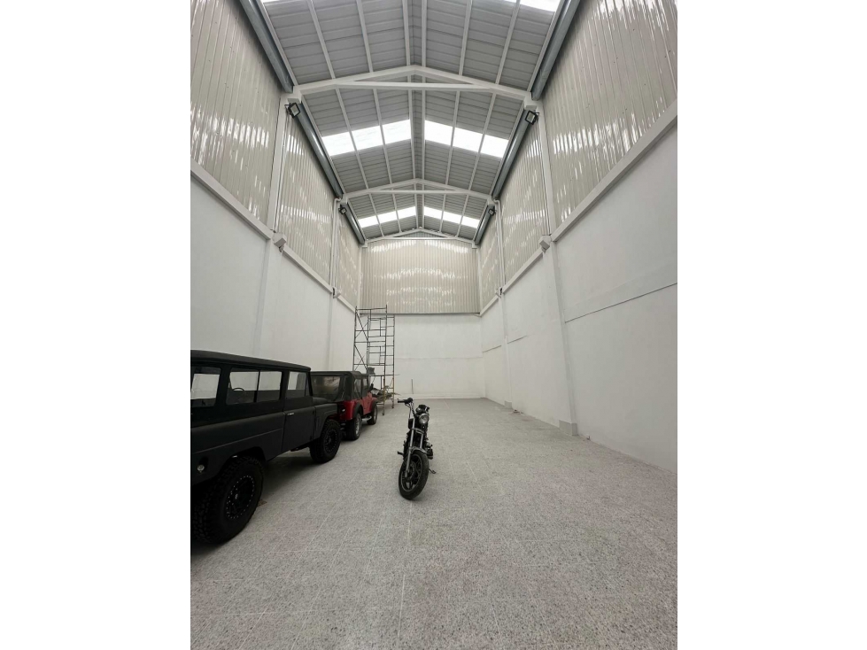 BODEGA EN ARRIENDO LAS FERIAS, BOGOTÁ - 2