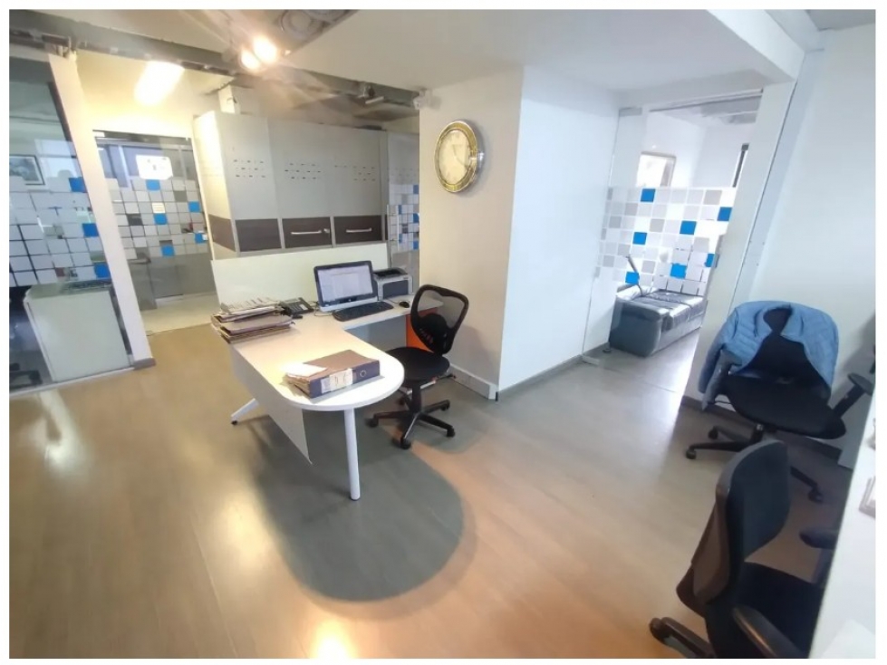 OFICINA EN ARRIENDO | AMOBLADA | SECTOR CALLE 72 - CHAPINERO — foto 2