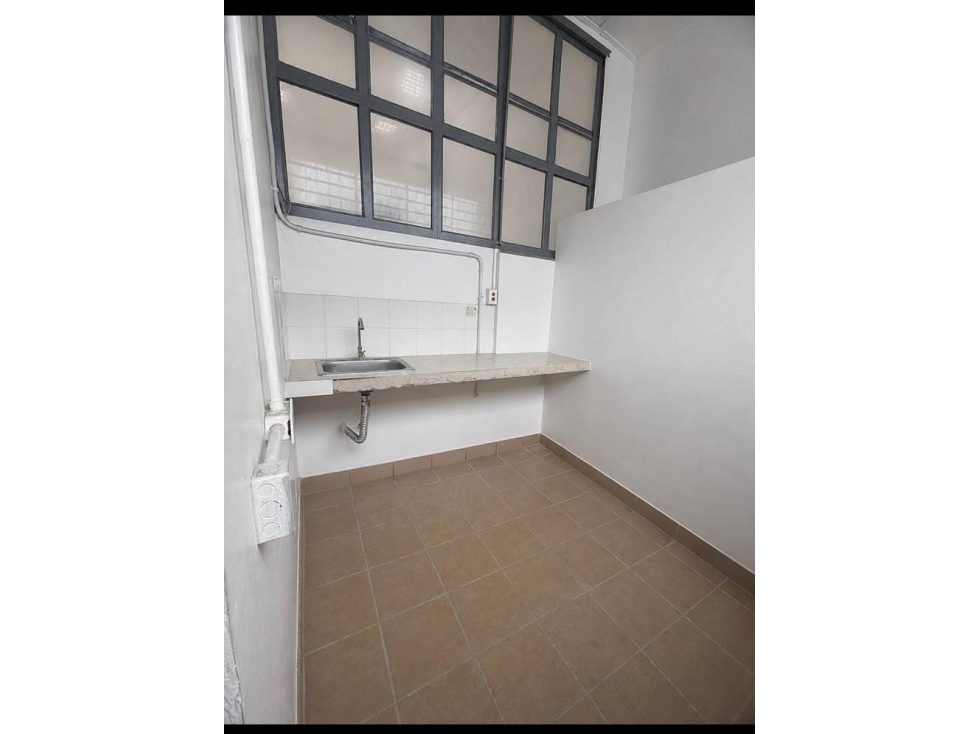 BODEGA EN ARRIENDO | VERAGUAS | LOS MÁRTIRES - 2