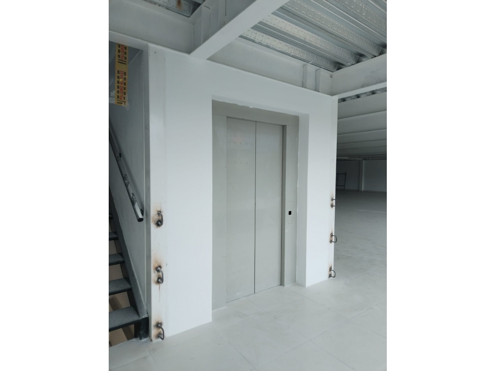 EDIFICIO NUEVO EN ARRIENDO, AUTOPISTA NORTE, TOBERIN - 4