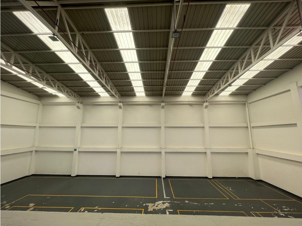 ARRIENDO BODEGA, EXCELENTE UBICACION EN TUNJA, BOYACA - 2