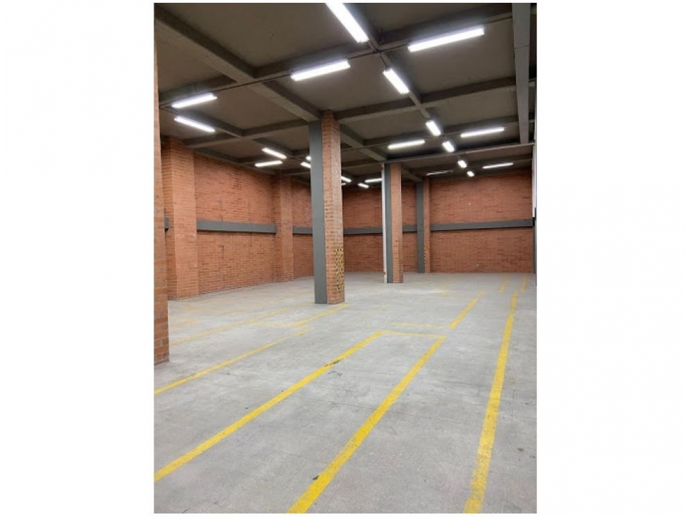 EDIFICIO BODEGA DE 3.565 M2 EN ARRIENDO, SECTOR PUENTE ARANDA — foto 3