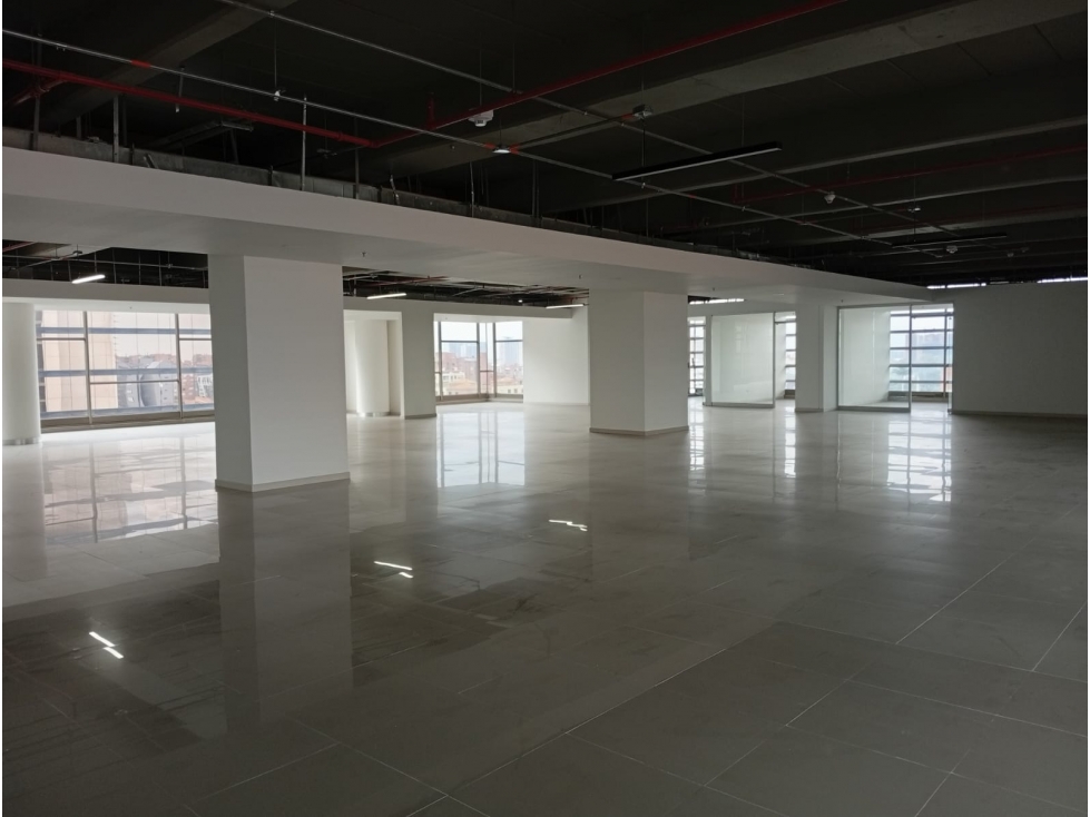 OFICINA EN ARRIENDO, AV. EL DORADO — foto 2