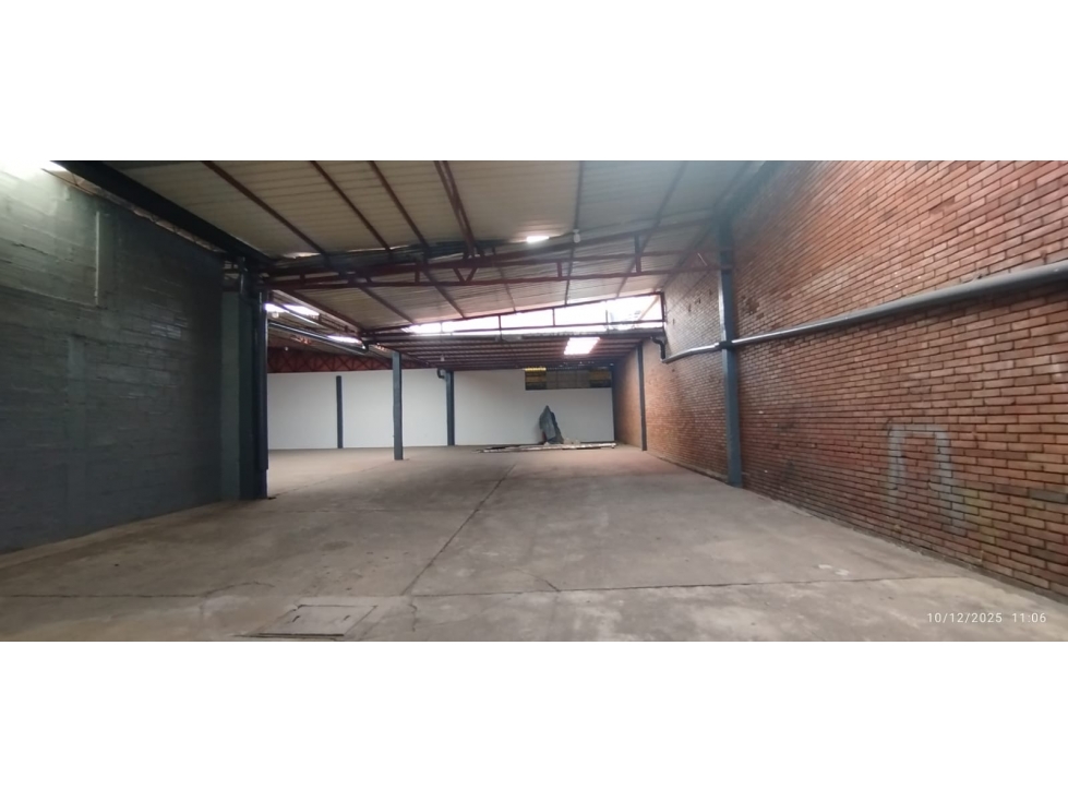 BODEGA INDUSTRIAL Y COMERCIAL EN ARRIENDO - VILLAVICENCIO - 2