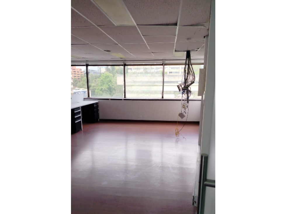 OFICINA 216 M2 EN ARRIENDO, SECTOR FINANCIERO Y COMERCIAL