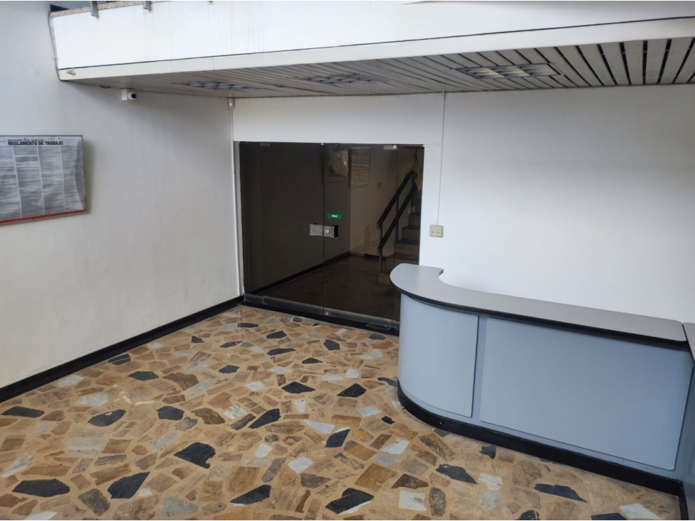 EDIFICIO DE OFICINAS EN ARRIENDO, SECTOR MONTEVIDEO - 3