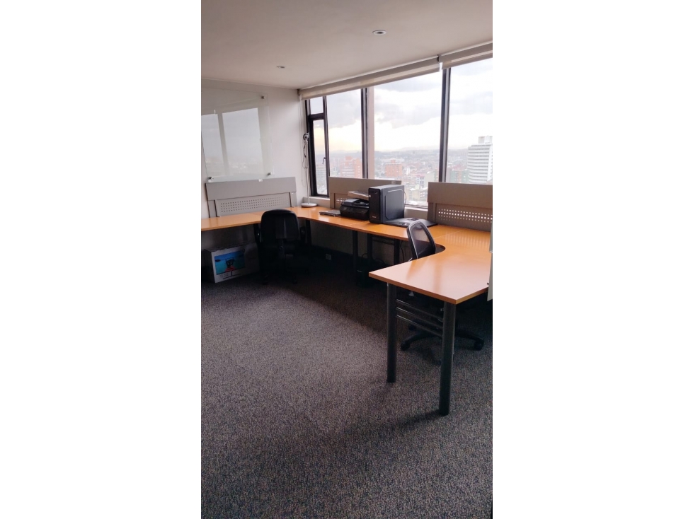 OFICINA EN VENTA, SECTOR EMPRESARIAL, QUINTA CAMACHO