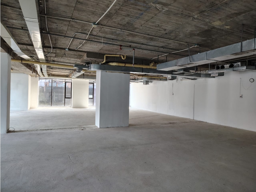 EXCELENTE OFICINA EN ARRIENDO - CHICÓ ALTO