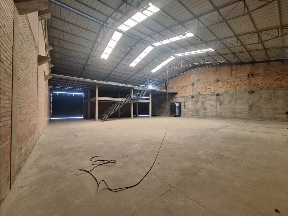 BODEGA EN ARRIENDO SOACHA SOBRE VIA PRINCIPAL - 1