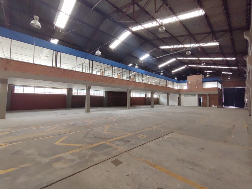 BODEGA EN VENTA, SECTOR MONTEVIDEO, ZONA INDUSTRIAL