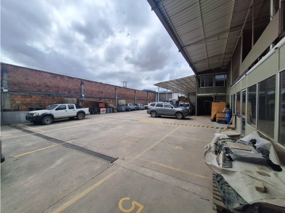 Bodega en venta 1.603 m² en Puente Aranda