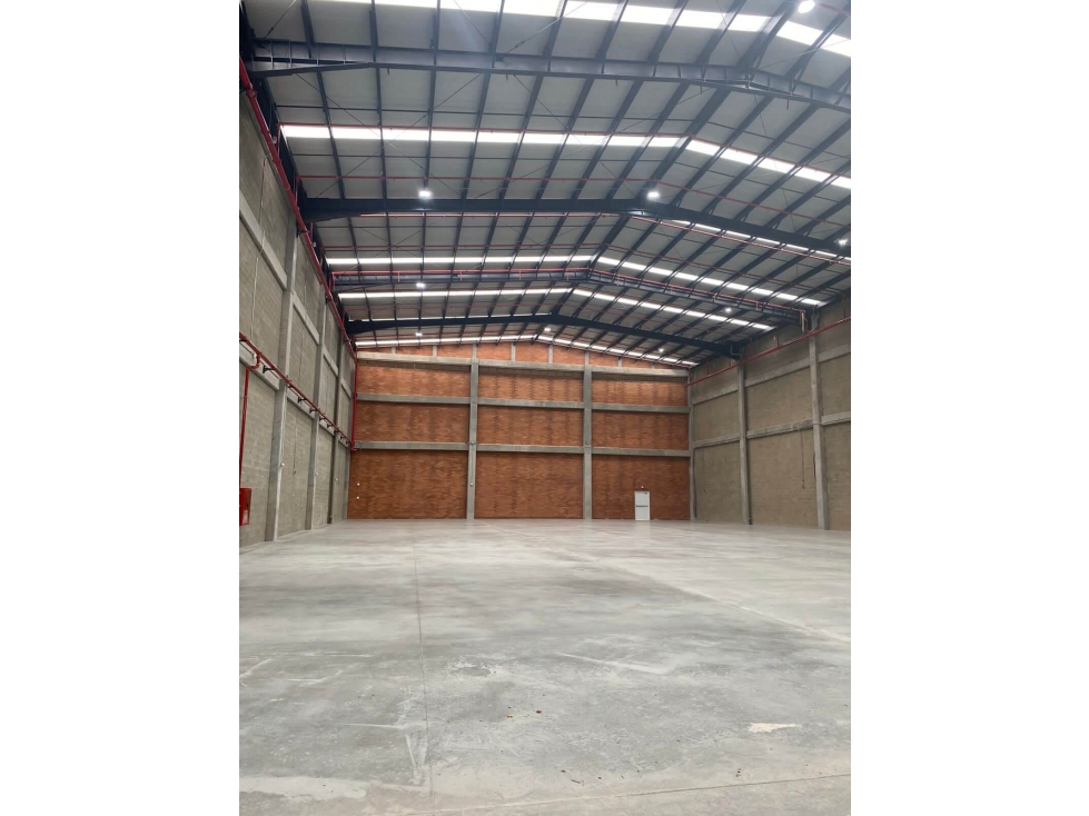 BODEGA EN ARRIENDO - RIO NEGRO - 1923M2 - 3