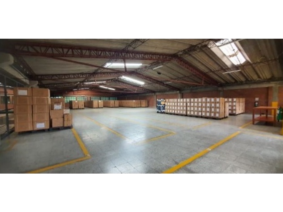 Edificio con Bodega en Venta Álamos, Bogotá