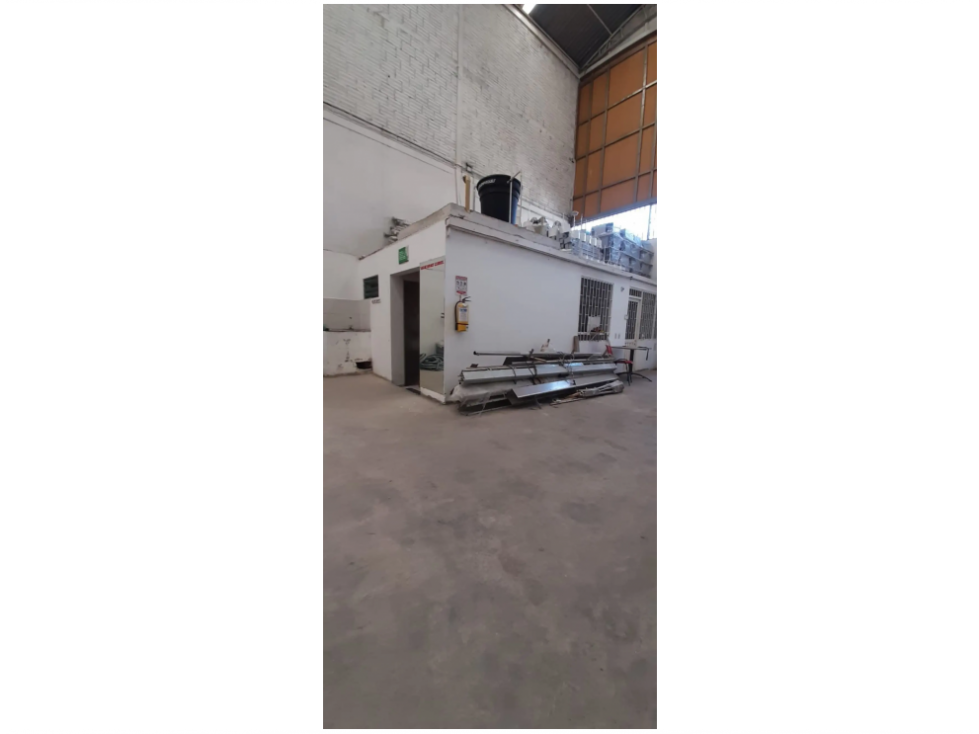 BODEGA EN VENTA LAS FERIAS ZONA INDUSTRIAL — foto 3