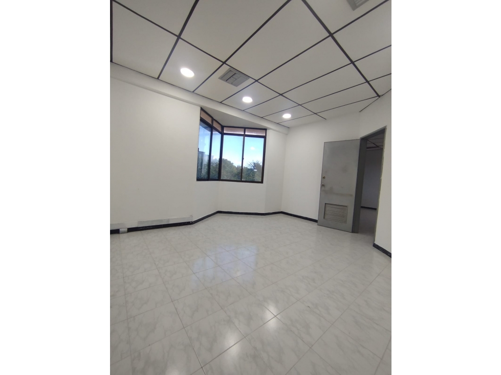 OFICINA EN ARRIENDO | VILLAVICENCIO | PISO 3 - 6
